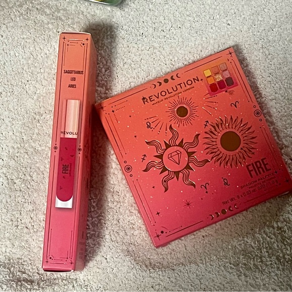 7 pc Makeup Revolution Eyeshadow/Lip Bundle - Picture 7 of 9